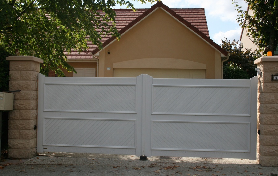 Nos mod&egrave;les de portails PVC &agrave;&nbsp;Saint-Maur-des-Fossés