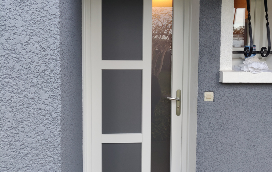 Notre gamme de portes d'entr&eacute;e en PVC CLASSIQUE et PVC CONTEMPORAINE &agrave;&nbsp;Saint-Maur-des-Fossés